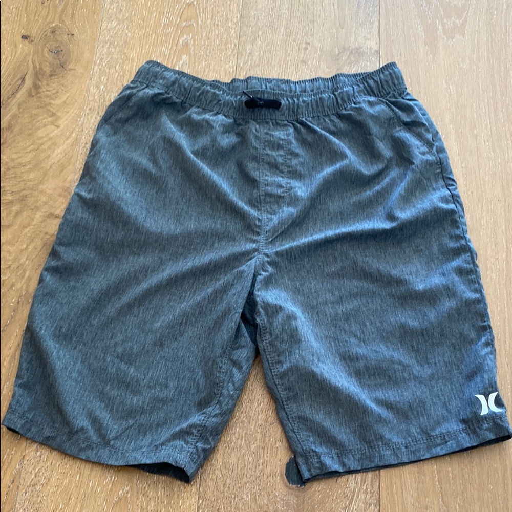 HURLEY (BOYS/TEEN XL, 13-15 years) LIKE NEW